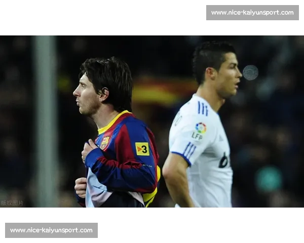 文班亚马跨界封神！C 罗式电梯球破门，篮球足球双天赋引爆体坛