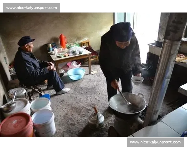 莫愁乡背后的生死羁绊:18 岁少年用说唱守护姥姥最后的生命火光 莫愁乡背后的生死羁绊:18 岁少年用说唱守护姥姥最后的生命火光