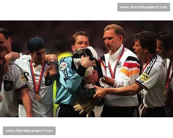 拜仁 10 号传奇：赫内斯、马特乌斯、罗本与穆西亚拉的传承