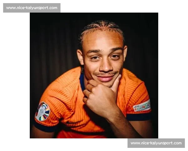 西蒙斯正式告知莱比锡欲离队，红牛标价 7000 万欧启动转会谈判